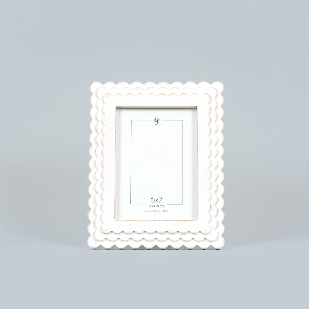 8x10 White Scalloped Wood Photo Frame
