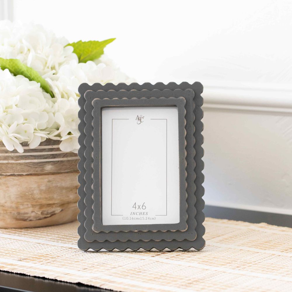 6x8 Wood Scallop Photo Frame