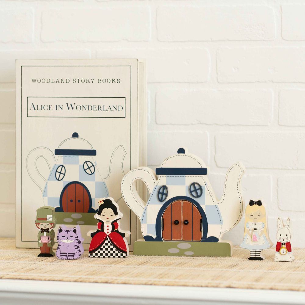 Alice in Wonderland Wooden Storybook Set