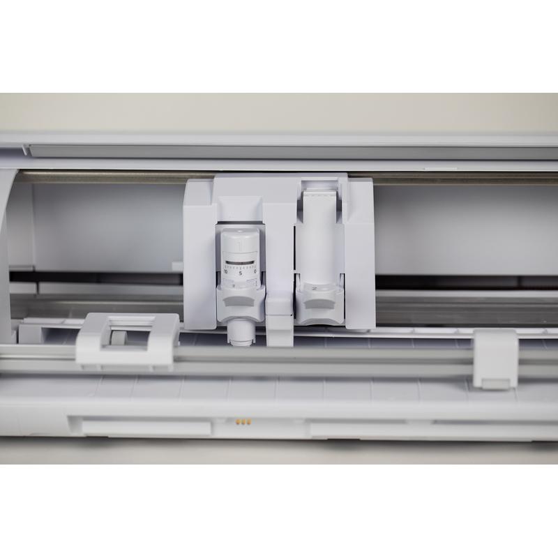 CAMEO 5 Machine (White) w/ Basic Starter Kit - Silhouette