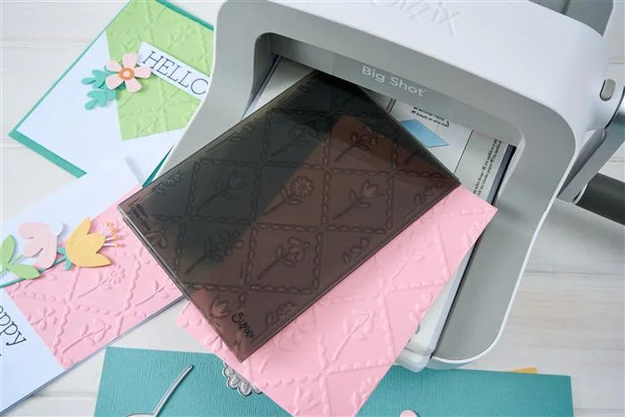 Scallop Framed Florals Multi-Level Textured Impressions Embossing Folder - Catherine Pooler - Sizzix