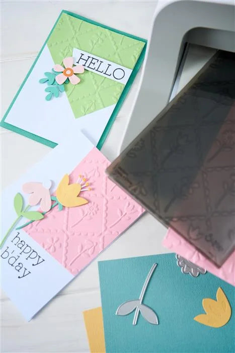 Scallop Framed Florals Multi-Level Textured Impressions Embossing Folder - Catherine Pooler - Sizzix