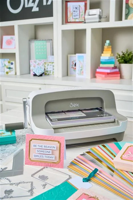 Big Shot Plus w/ Starter Kit - Sizzix