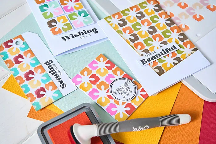 Flower Power Rotating Stencil Set - Sizzix