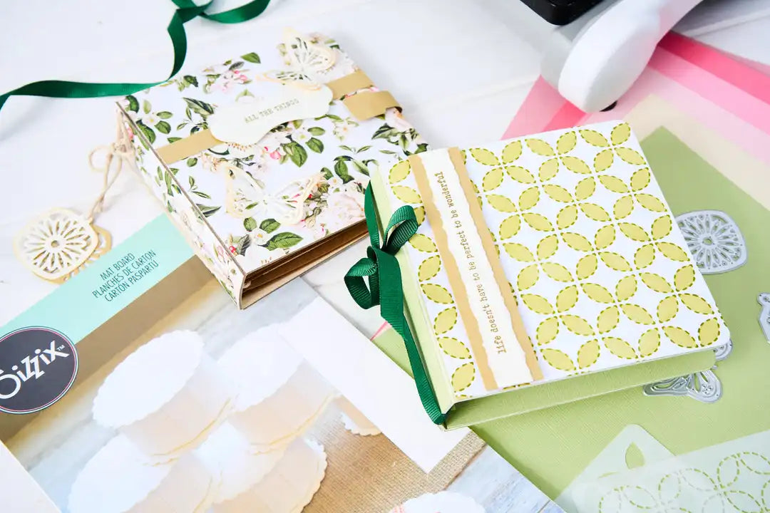Mini Album ScoreBoards XL Die - Eileen Hull - Sizzix