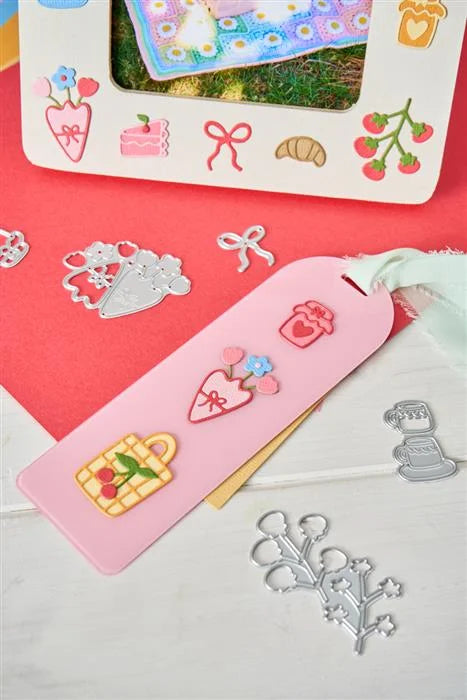 Picnic Treats Thinlits Die Set (18 pack) by Letters by Shells - Sizzix