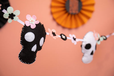 Bigz Die Skull  By Lisa Jones - Sizzix